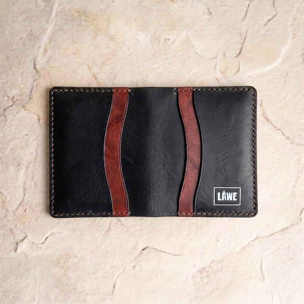LÅWE Frame — Kartenetui aus Leder